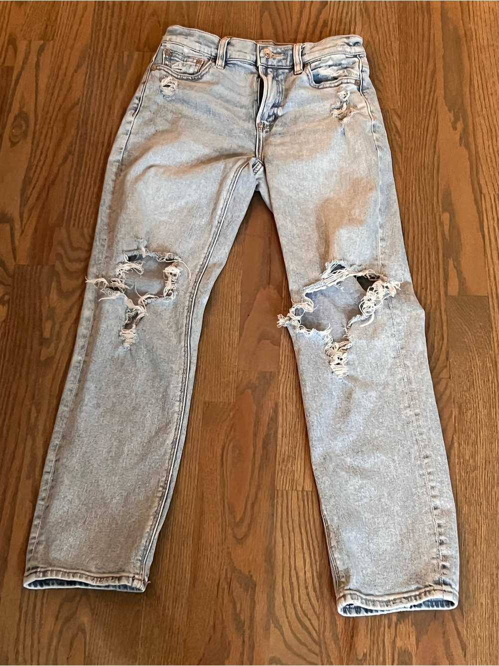 American Eagle Outfitters Light Blue Ripped Mom Jeans